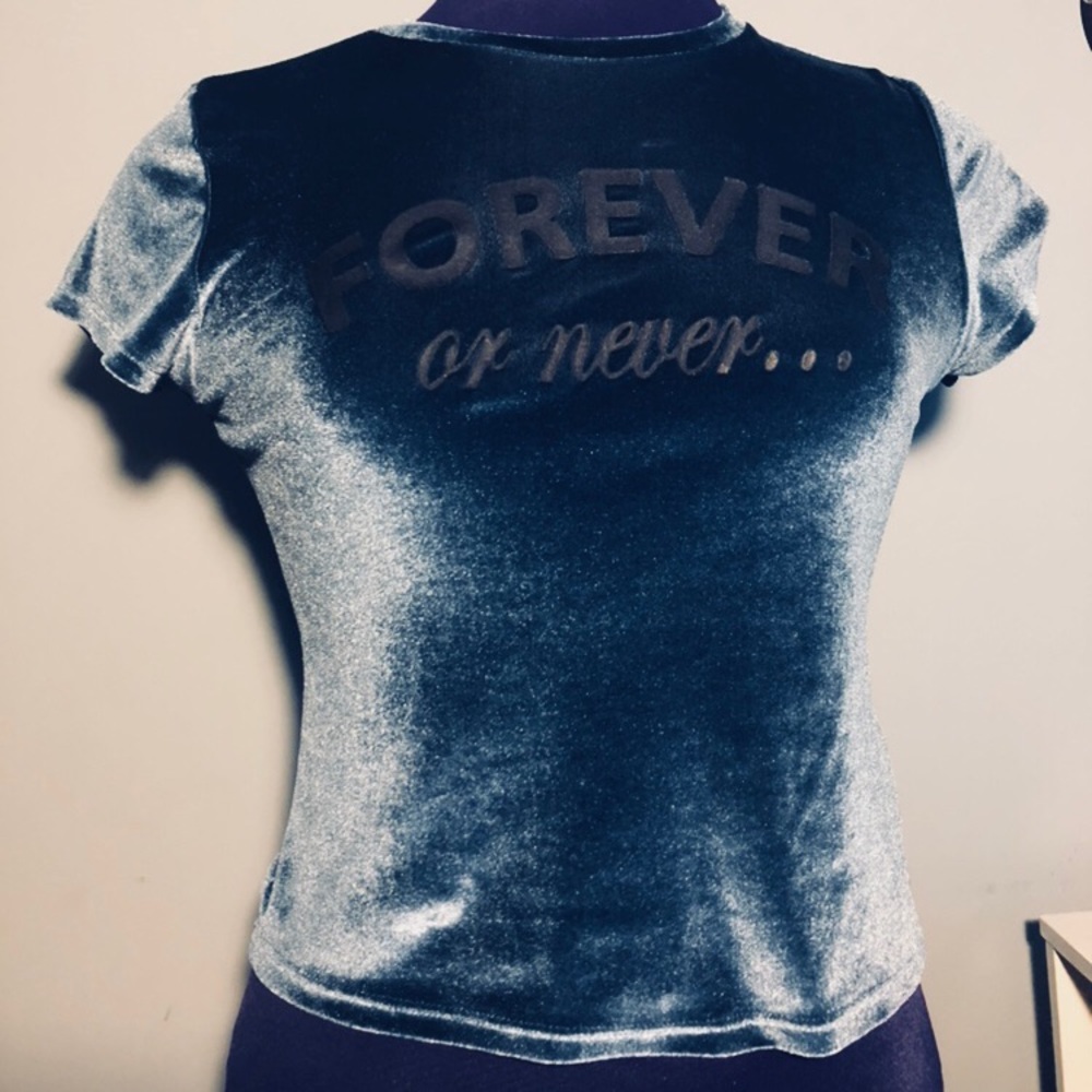 Cute t shirt‼️good condition‼️no stains‼️